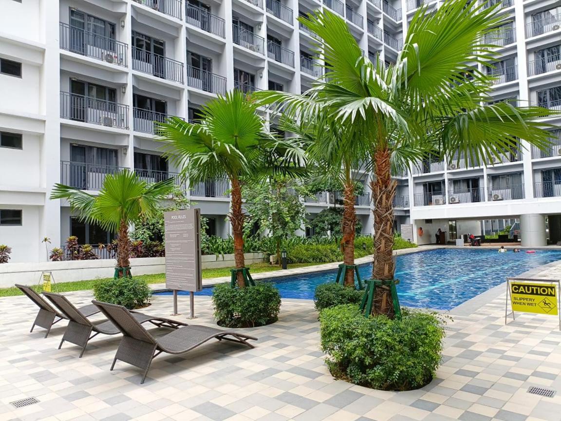 Home Away From Home Manila Luaran gambar